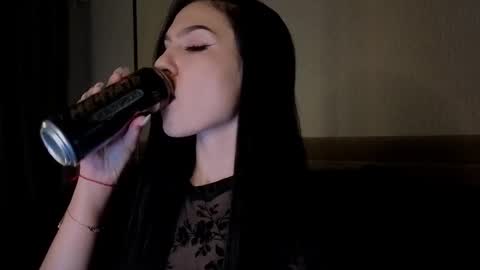 Snapshot of kara_life chatting on 10/06/25, 01:03 kara_life online show from 10/06/25, 01:03