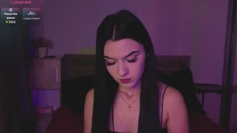 Snapshot of kara_life chatting on 10/14/25, 01:17 kara_life online show from 10/14/25, 01:17