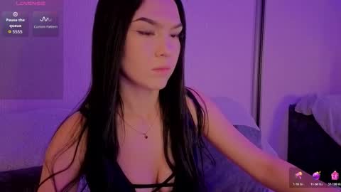 Snapshot of kara_life chatting on 11/18/25, 01:11 kara_life online show from 11/18/25, 01:11