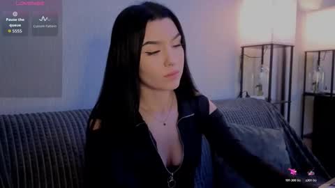 Snapshot of kara_life chatting on 12/05/25, 01:47 kara_life online show from 12/05/25, 01:47