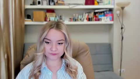 Snapshot of kara_smith_ chatting on 10/26/25, 10:36 Kara. Off from 15th till 24th of December online show from 10/26/25, 10:36