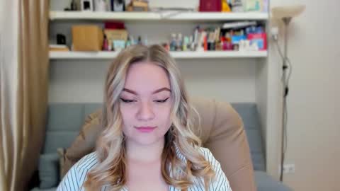 Snapshot of kara_smith_ chatting on 11/20/25, 12:55 Kara. Off from 15th till 24th of December online show from 11/20/25, 12:55