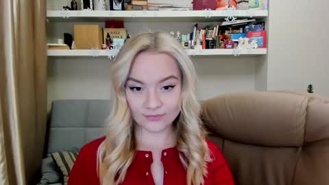 Snapshot of kara_smith_ chatting on 12/14/25, 10:58 Kara. Off from 15th till 24th of December online show from 12/14/25, 10:58