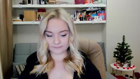 Snapshot of kara_smith_ chatting on 12/18/25, 01:00 Kara. Off from 15th till 24th of December online show from 12/18/25, 01:00