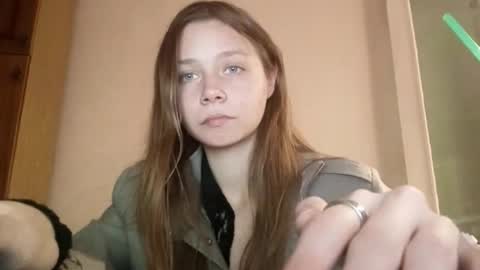 Snapshot of karaescorcia chatting on 12/04/25, 07:00 Ria online show from 12/04/25, 07:00