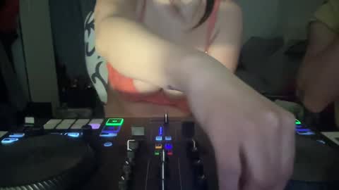 Snapshot of karakoptim chatting on 01/20/25, 10:48 karakoptim online show from 01/20/25, 10:48