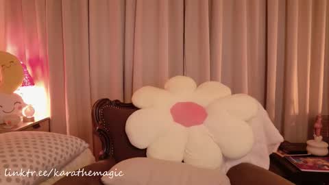 Snapshot of karathemagic chatting on 02/22/26, 04:16 I am here around 5am GMT karathemagic online show from 02/22/26, 04:16