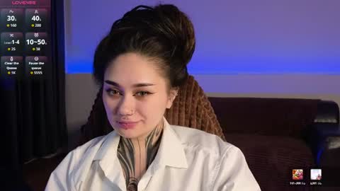 Snapshot of karenhotflirt chatting on 06/12/26, 03:00 karenhotflirt online show from 06/12/26, 03:00