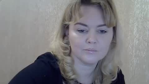 karennelsonx online show from 12/14/24, 09:02