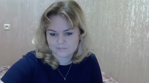 karennelsonx online show from 12/18/24, 02:28