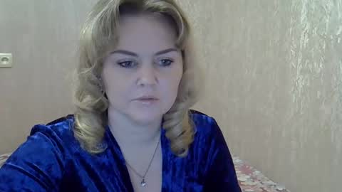 karennelsonx online show from 12/19/24, 06:23
