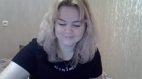 karennelsonx online show from 12/31/24, 08:04