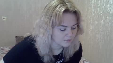 karennelsonx online show from 12/31/24, 11:09