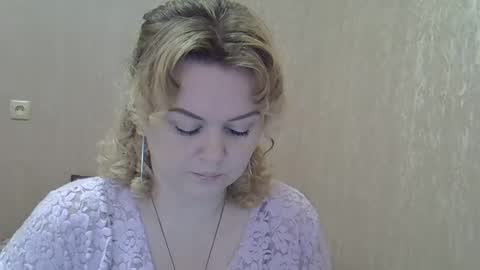 karennelsonx online show from 02/25/25, 11:41
