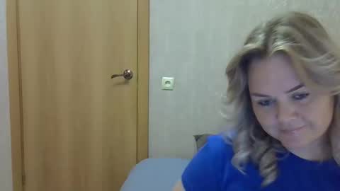 Snapshot of karennelsonx chatting on 09/20/25, 12:28 karennelsonx online show from 09/20/25, 12:28