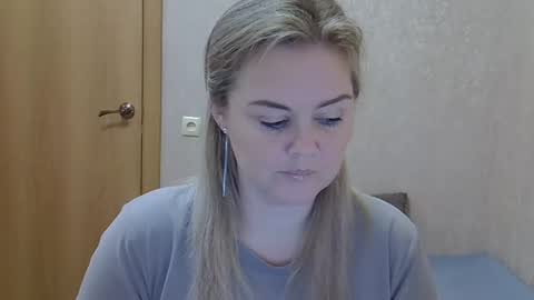 Snapshot of karennelsonx chatting on 11/01/25, 01:57 karennelsonx online show from 11/01/25, 01:57