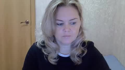 Snapshot of karennelsonx chatting on 11/04/25, 11:09 karennelsonx online show from 11/04/25, 11:09