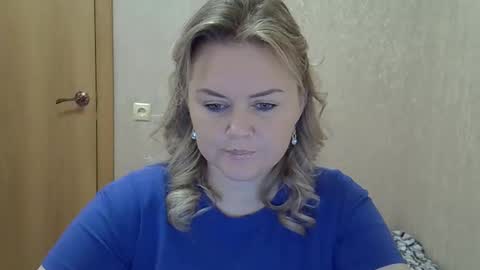 Snapshot of karennelsonx chatting on 11/12/25, 11:10 karennelsonx online show from 11/12/25, 11:10