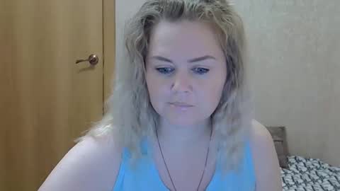 Snapshot of karennelsonx chatting on 11/14/25, 08:18 karennelsonx online show from 11/14/25, 08:18