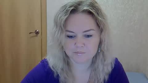 Snapshot of karennelsonx chatting on 11/16/25, 11:27 karennelsonx online show from 11/16/25, 11:27