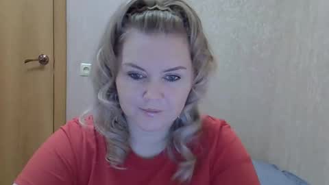 Snapshot of karennelsonx chatting on 11/20/25, 12:38 karennelsonx online show from 11/20/25, 12:38