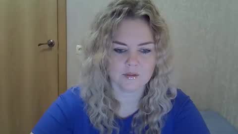 Snapshot of karennelsonx chatting on 11/30/25, 02:54 karennelsonx online show from 11/30/25, 02:54