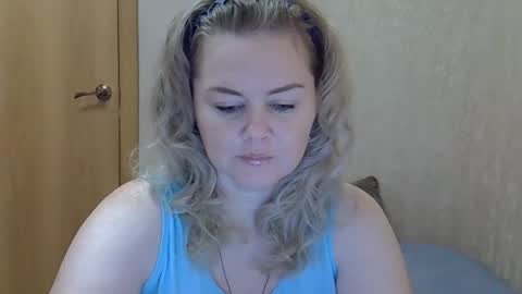 Snapshot of karennelsonx chatting on 12/02/25, 02:56 karennelsonx online show from 12/02/25, 02:56