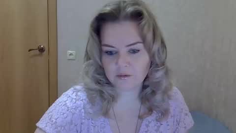 Snapshot of karennelsonx chatting on 12/05/25, 10:57 karennelsonx online show from 12/05/25, 10:57