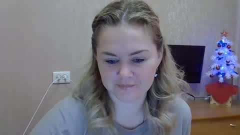 Snapshot of karennelsonx chatting on 12/15/25, 11:03 karennelsonx online show from 12/15/25, 11:03