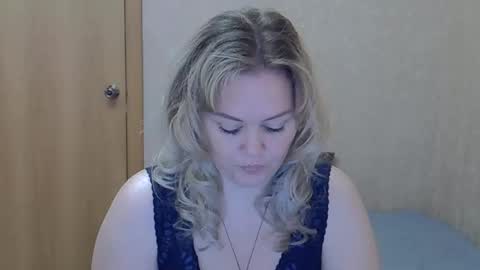 karennelsonx online show from 05/20/26, 10:21