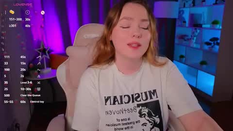 Karoline online show from 09/19/25, 03:19