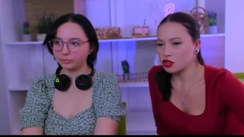 kari_pirs online show from 09/17/25, 08:49