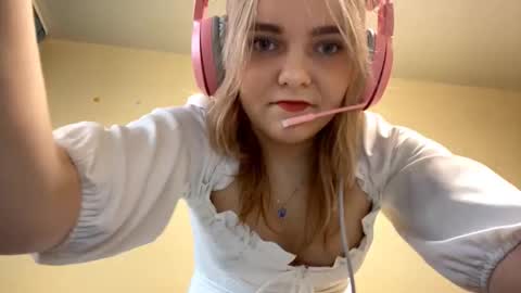 Im Olivia online show from 11/07/25, 06:13