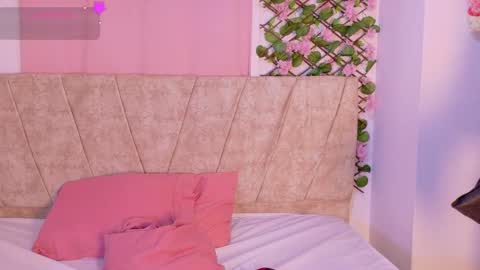 kariina_wong online show from 11/18/25, 07:40