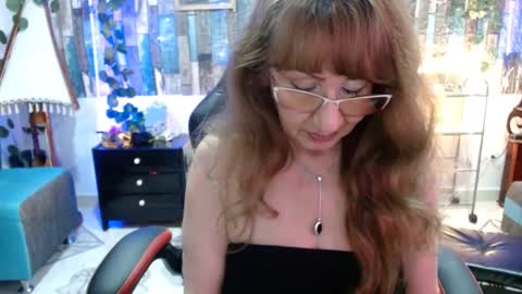 Snapshot of karima_sarabe chatting on 12/17/24, 12:56 karima_sarabe online show from 12/17/24, 12:56