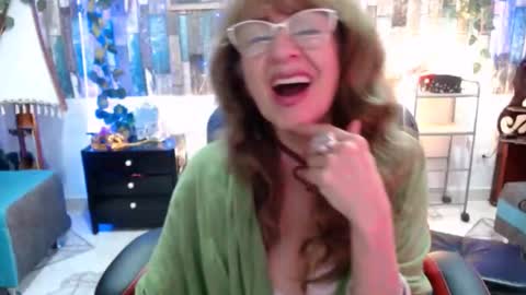 Snapshot of karima_sarabe chatting on 12/19/24, 12:34 karima_sarabe online show from 12/19/24, 12:34