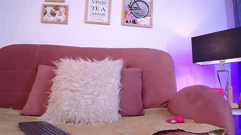 Snapshot of karina2smith chatting on 12/15/25, 06:56 karina online show from 12/15/25, 06:56