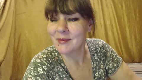 Snapshot of karina_ren chatting on 10/22/25, 01:50 Karina online show from 10/22/25, 01:50