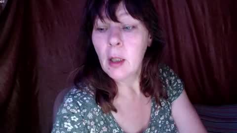 Snapshot of karina_ren chatting on 10/23/25, 04:34 Karina online show from 10/23/25, 04:34