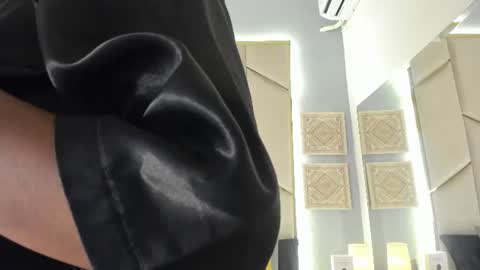karinaacox online show from 07/28/26, 12:01
