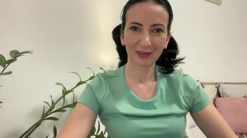 Snapshot of karinablair chatting on 02/18/25, 01:43 Karina online show from 02/18/25, 01:43