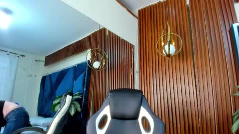 Snapshot of karinasanchezz chatting on 10/15/25, 11:54 karinasanchezz online show from 10/15/25, 11:54