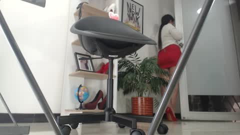 Karin online show from 01/04/25, 07:44