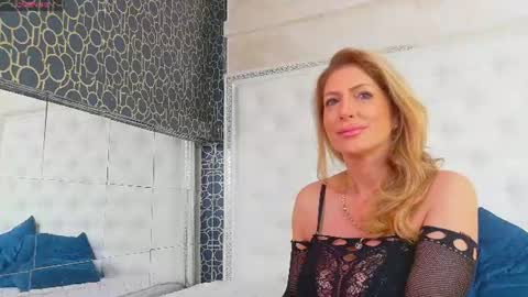 Snapshot of karissia_ chatting on 06/23/26, 04:10 KARISSIA online show from 06/23/26, 04:10