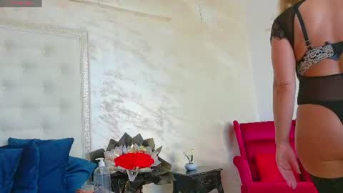 Snapshot of karissia_ chatting on 06/28/26, 04:40 KARISSIA online show from 06/28/26, 04:40