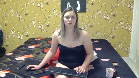 Snapshot of karla318103 chatting on 12/22/24, 04:50 Karla online show from 12/22/24, 04:50