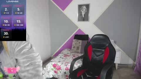 Snapshot of karla_charloby chatting on 12/28/24, 07:43 Karla online show from 12/28/24, 07:43