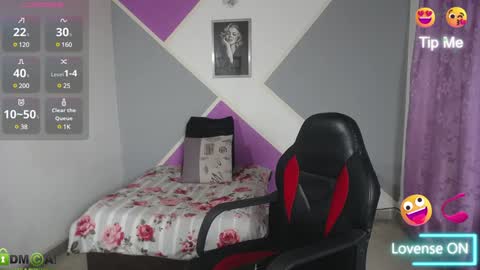 Snapshot of karla_charloby chatting on 01/25/25, 07:28 Karla online show from 01/25/25, 07:28