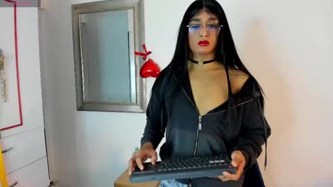 Snapshot of karla_dior chatting on 10/12/25, 05:34 DIOR online show from 10/12/25, 05:34