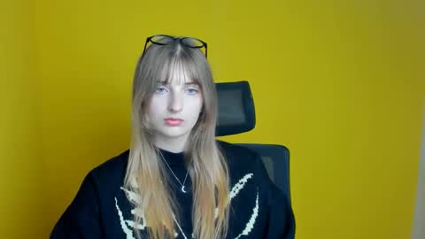 Karla online show from 09/17/25, 11:12